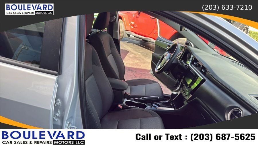 Used 2019 Toyota Corolla LE FWD image 34