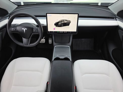 Used 2024 Tesla Model Y Performance AWD/4WD image 13