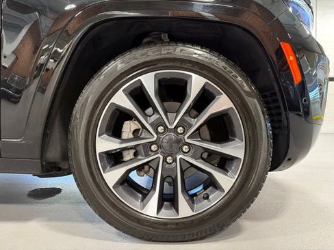 Used 2024 Jeep Grand Cherokee Overland w/ Trailer Tow Package AWD/4WD image 38