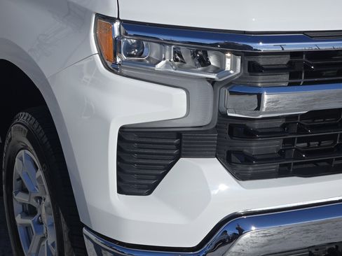 Used 2025 Chevrolet Silverado 1500 LT w/ Safety Package image 10