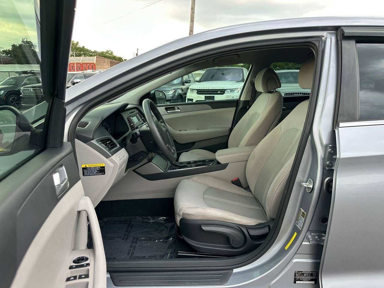 Used 2015 Hyundai Sonata SE FWD image 14