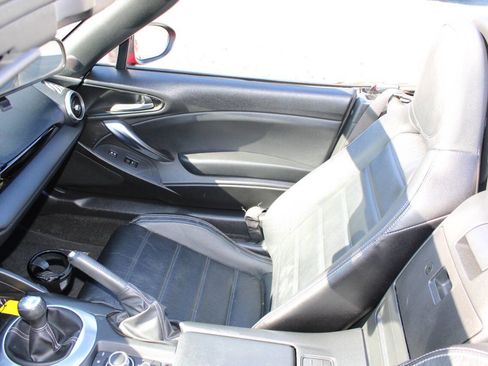 Used 2017 FIAT 124 Spider Lusso image 22