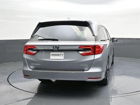 Certified 2024 Honda Odyssey Touring image 11