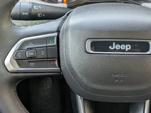 Used 2024 Jeep Compass Latitude image 19