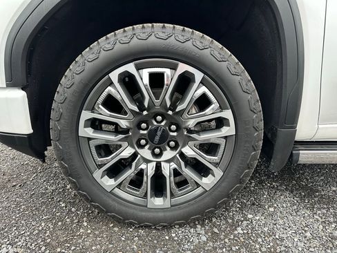 Used 2024 GMC Sierra 1500 Denali Ultimate image 14