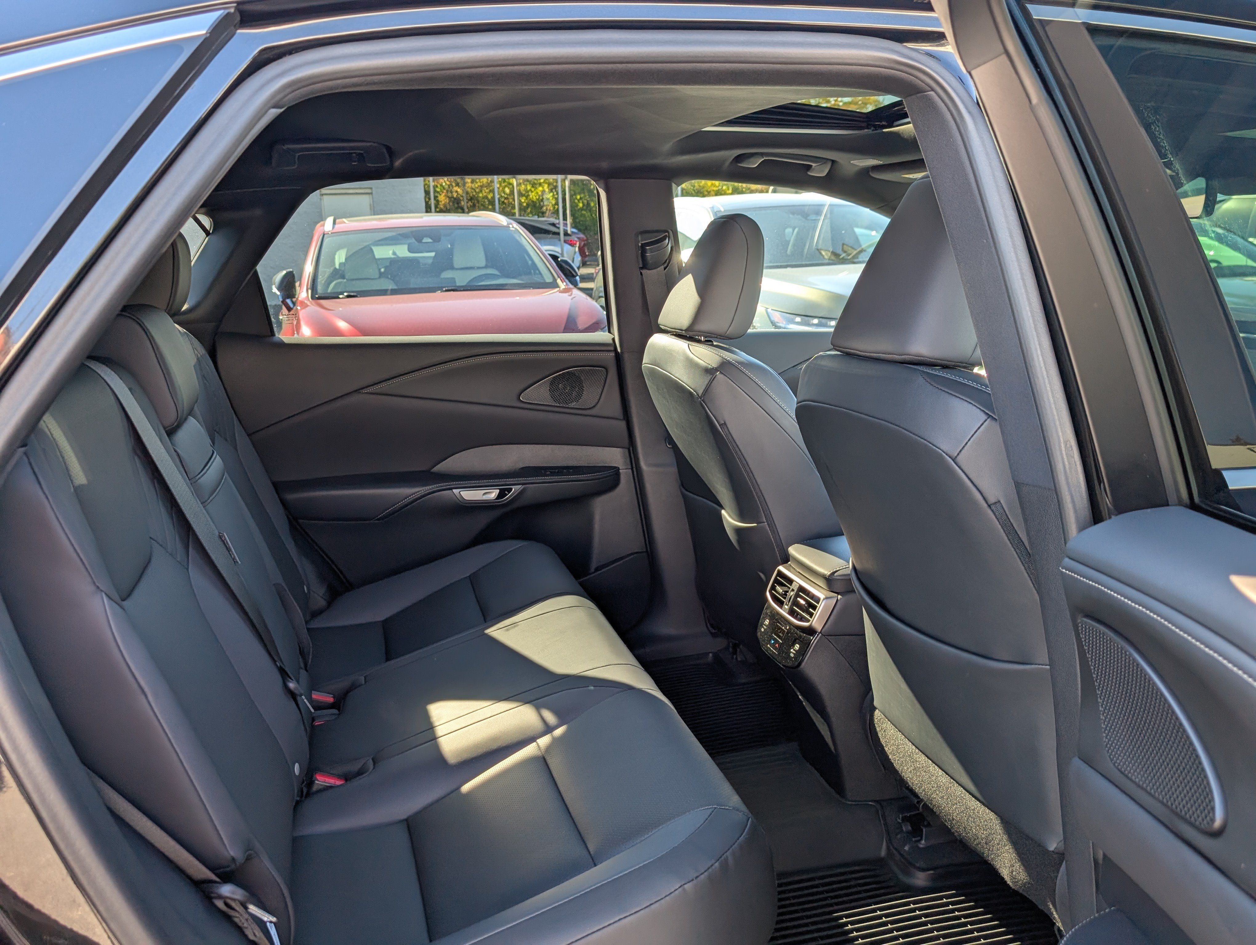Used 2024 Lexus RX 350 Premium w/ Accessory Package (Z1) AWD/4WD image 12