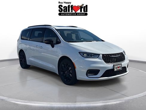 New 2026 Chrysler Pacifica Select w/ S Appearance Package FWD image 10