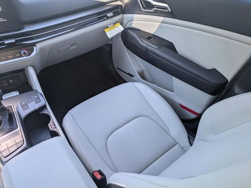 New 2026 Kia Sportage EX FWD image 18