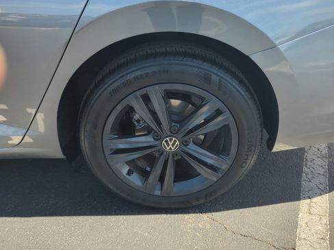 Used 2023 Volkswagen Jetta SE w/ Panoramic Sunroof Package FWD image 26