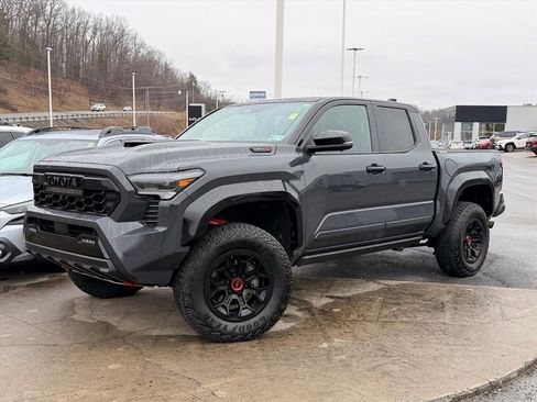 Used 2025 Toyota Tacoma TRD Pro w/ Tow Tech Package image 2