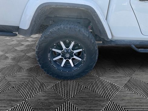 Used 2020 Jeep Gladiator Rubicon image 19