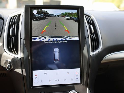 Used 2022 Ford Edge SEL w/ Convenience Package image 24