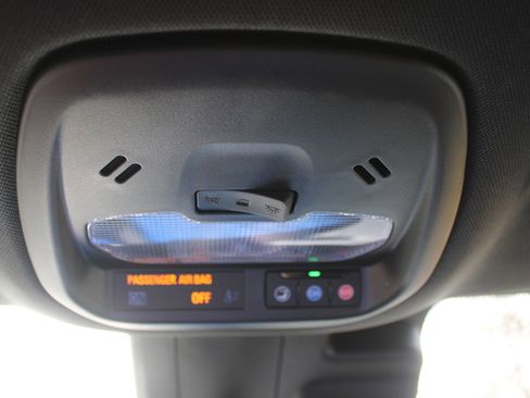 Used 2024 Chevrolet Trax RS image 46