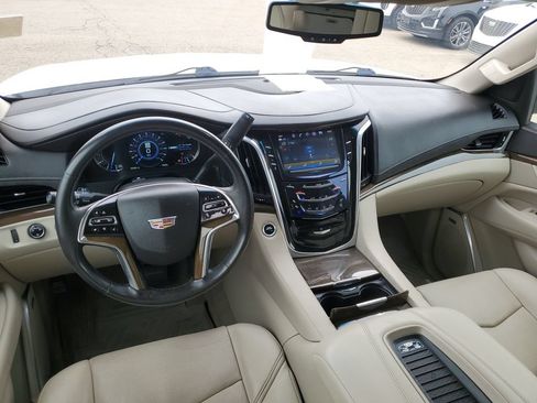 Used 2020 Cadillac Escalade 4WD image 28