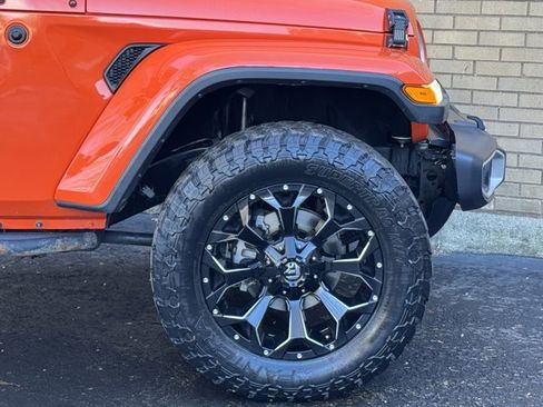 Used 2019 Jeep Wrangler Unlimited Sahara image 5
