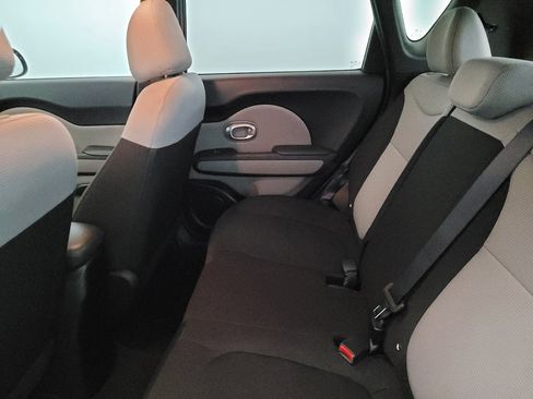 Used 2018 Kia Soul FWD image 18