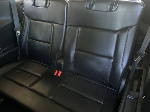 Used 2023 Ford Explorer XLT w/ Equipment Group 202A RWD image 15