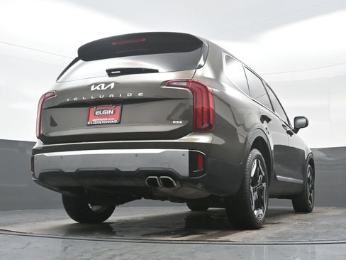 Used 2024 Kia Telluride S image 33