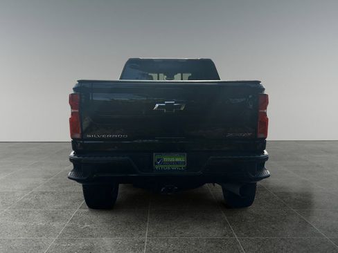 Used 2025 Chevrolet Silverado 2500 ZR2 w/ Technology Package AWD/4WD image 7