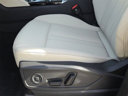 New 2025 Audi Q5 Premium image 17