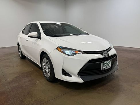 Used 2017 Toyota Corolla L FWD image 30