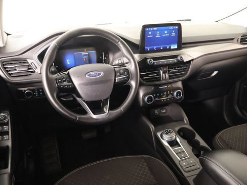 Used 2025 Ford Escape Active w/ Cold Weather Package FWD image 2