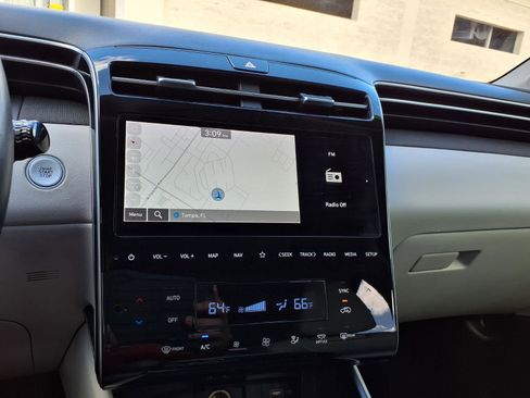 Used 2024 Hyundai Tucson Limited image 24