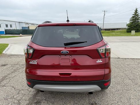 Used 2017 Ford Escape SE w/ Equipment Group 201A FWD image 4