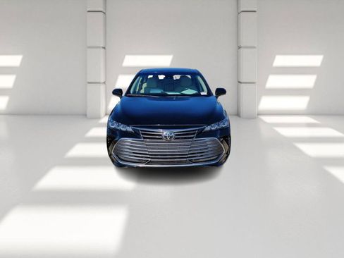 Used 2022 Toyota Avalon XLE image 2