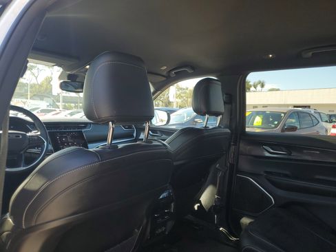 Used 2021 Jeep Grand Cherokee L Altitude image 14