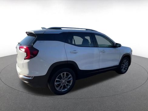 Used 2024 GMC Terrain SLT image 15