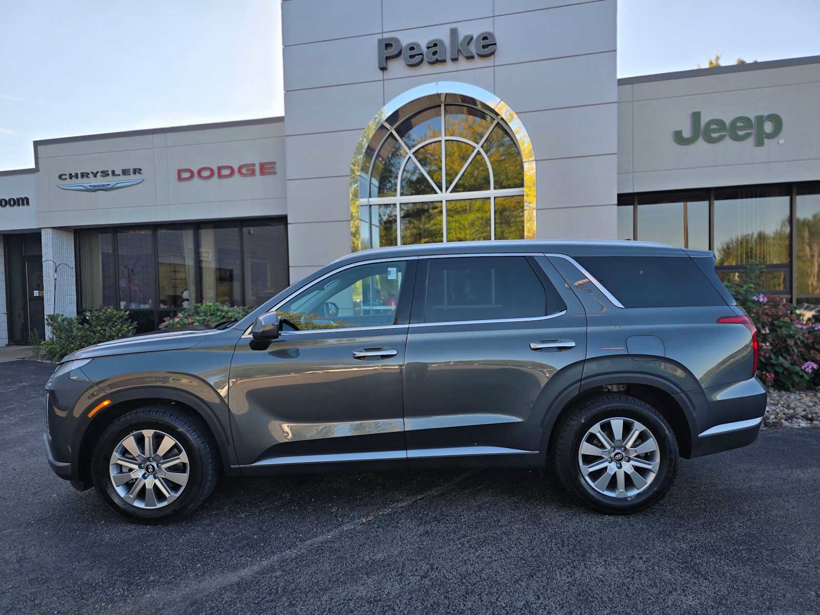 Used 2025 Hyundai Palisade SEL AWD/4WD image 3