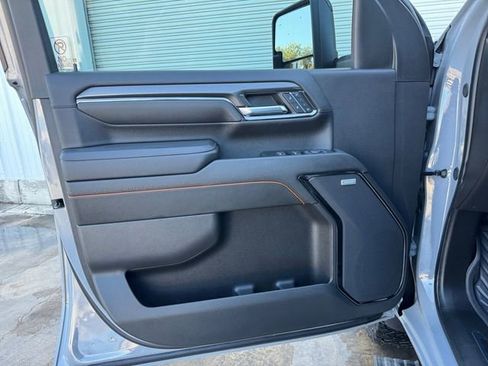 Used 2024 GMC Sierra 2500 AT4 w/ AT4 Premium Plus Package image 4