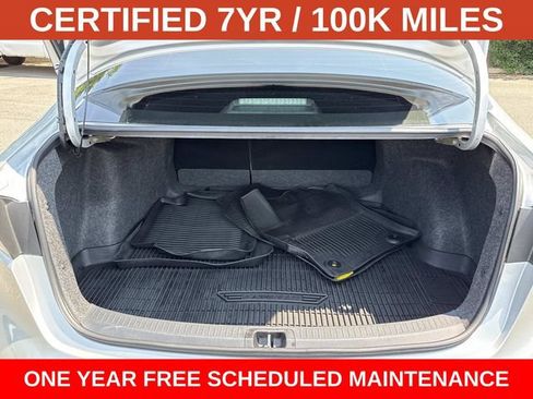 Used 2025 Toyota Corolla LE FWD image 12