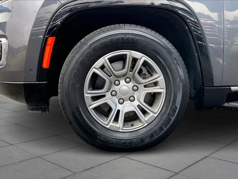 Used 2023 Jeep Wagoneer L 4WD image 10