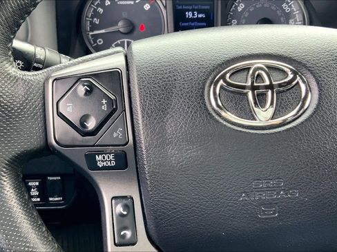 Used 2021 Toyota Tacoma TRD Off-Road w/ TRD Premium Off Road Package image 23