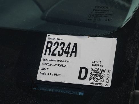 Used 2023 Toyota Highlander Limited FWD image 29
