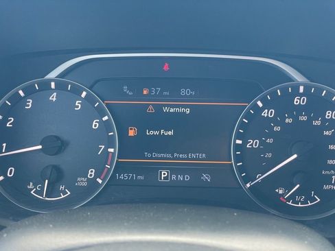 Used 2024 Nissan Frontier SV w/ Technology Package image 11