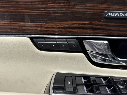 Used 2013 Jaguar XJ L Portfolio RWD image 13