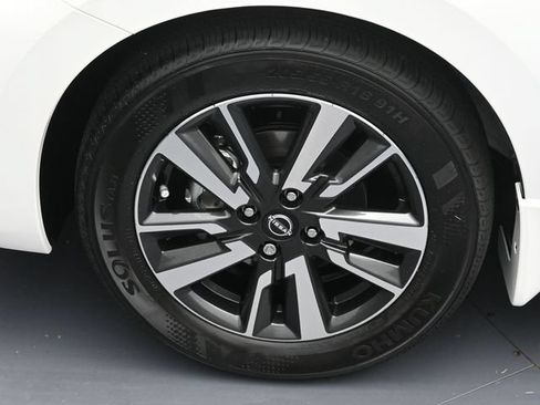 New 2025 Nissan Versa SV w/ Trunk Package FWD image 7
