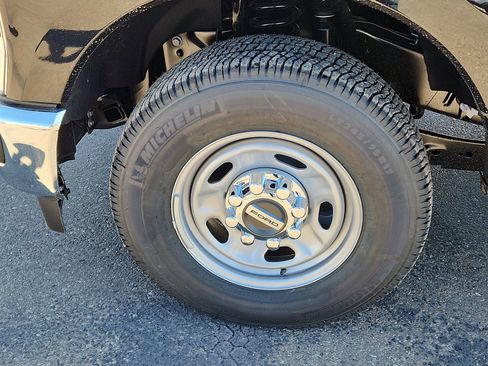 New 2025 Ford F250 XL w/ 360-Degree Camera Package RWD image 7