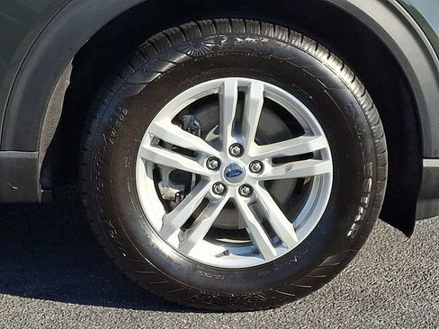Used 2022 Ford Explorer XLT w/ Equipment Group 202A AWD/4WD image 11