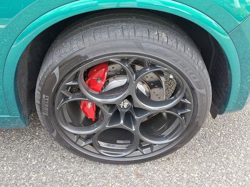 Used 2024 Alfa Romeo Stelvio Quadrifoglio image 8