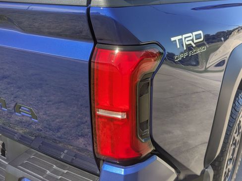 Used 2025 Toyota Tacoma TRD Off-Road w/ TRD Off Road Upgrade Package AWD/4WD image 35