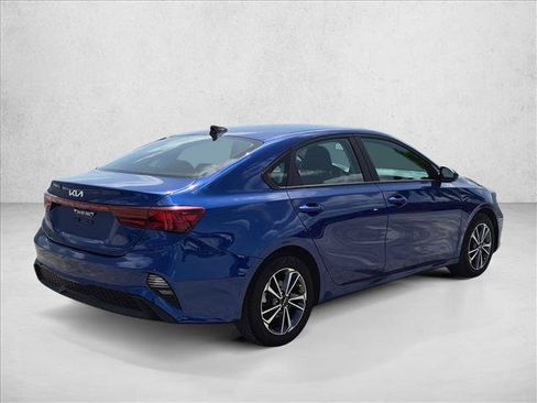 Used 2023 Kia Forte LXS FWD image 5