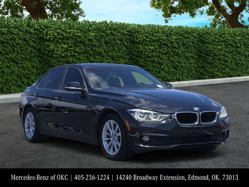 Used 2018 BMW 320i Sedan RWD image 3