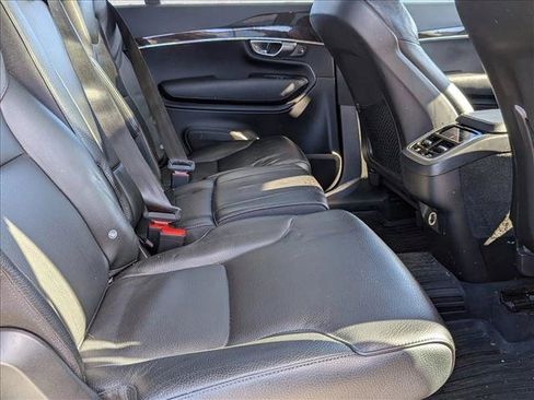 Used 2018 Volvo XC90 T6 Momentum w/ Convenience Package image 20