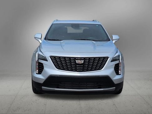 Used 2020 Cadillac XT4 Premium Luxury w/ Cold Weather Package FWD image 9