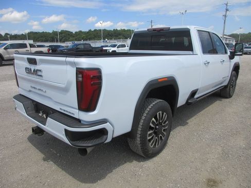New 2026 GMC Sierra 3500 Denali Ultimate AWD/4WD image 4