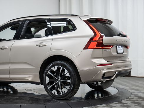 New 2026 Volvo XC60 B5 Plus w/ Climate Package image 29